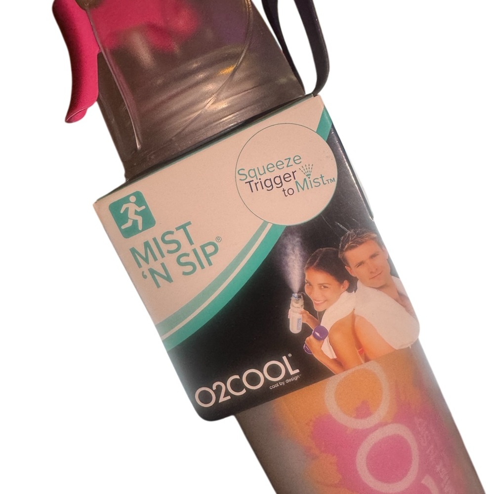 New O2COOL Mist 'N Sip Water Bottle Pink, orange, silver 20 oz squeeze trigger - Picture 2 of 3